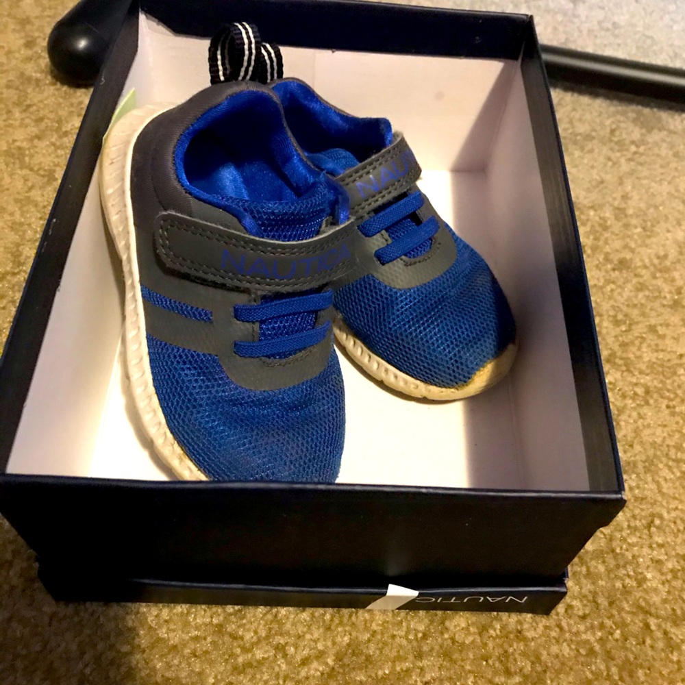 Boys Nautica Blue sneakers in box